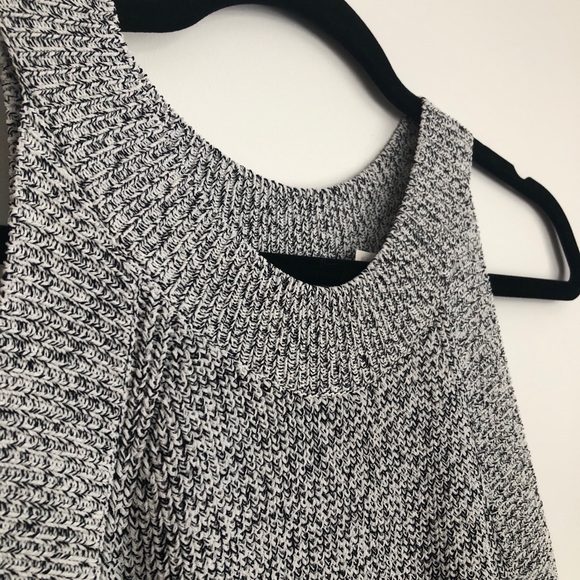 ✨2/$40✨ SALT & PEPPER SLEEVELESS KNIT TANK - Picture 3 of 3